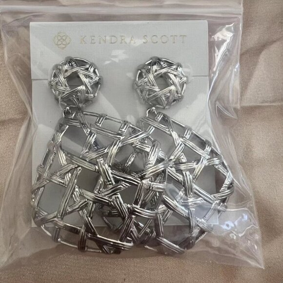 Kendra Scott Stud Earrings - Picture 5 of 5